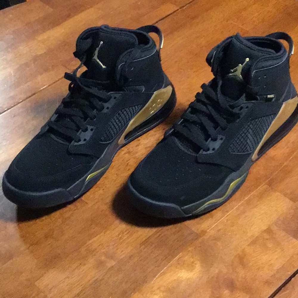 SOLD SOLD SOLDNike Men's Jordan Mars 270 Black and Gold Sneakers SOLD SOLD SOLD